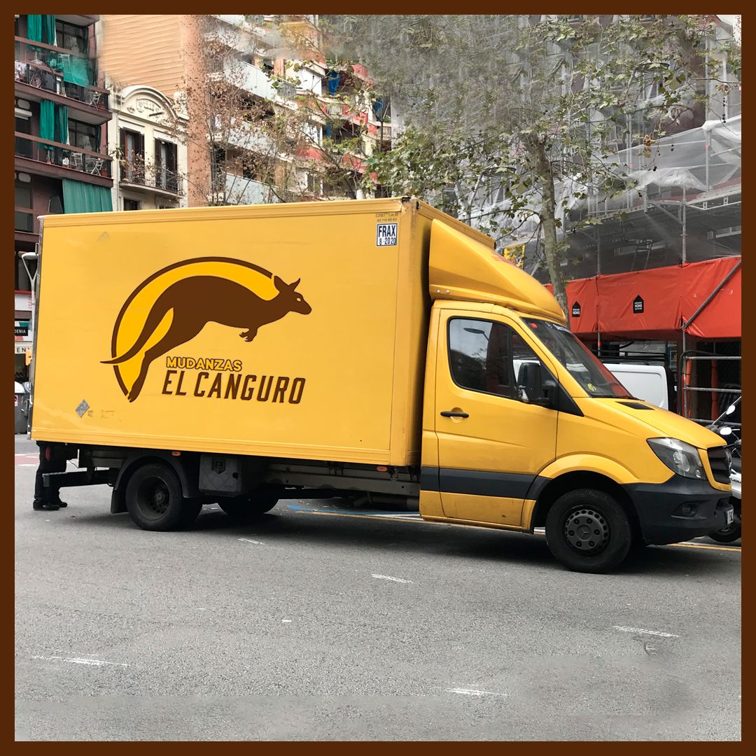 Camión de Mudanzas El Canguro en Barcelona